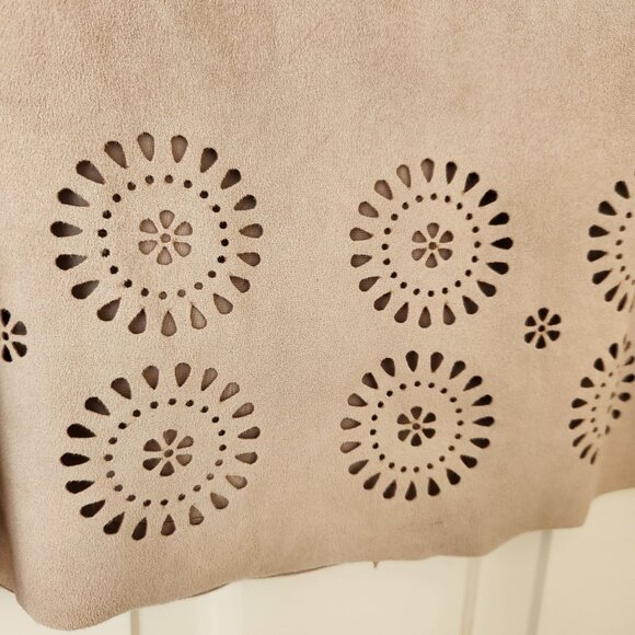 Vince Camuto Cut Out Floral Faux Suede Mini Skirt Office Siren Feminine Soft 10 - Picture 4 of 9